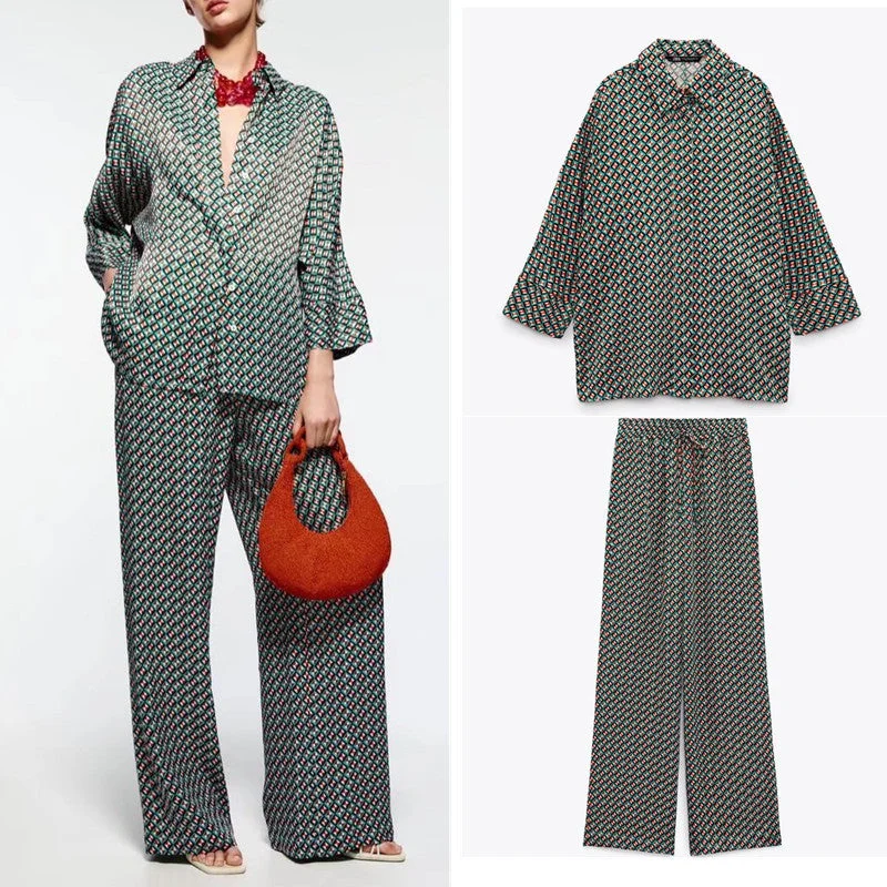 Women's Geometric Pattern Print Long-sleeved Button-down Shirt-- Rayon Velvet Corduroy