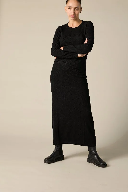 Pure Cashmere Maxi Skirt in Black mini skirt trendy