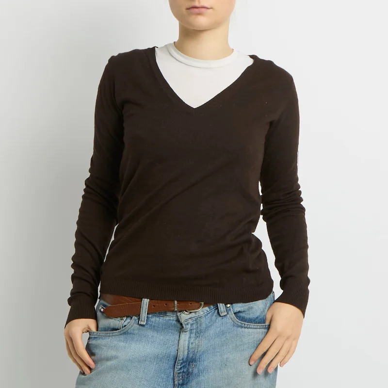 Fine Knit V-Neck Sweatshirt - UK 8 Hoodie with Embroidery Detailed Premium